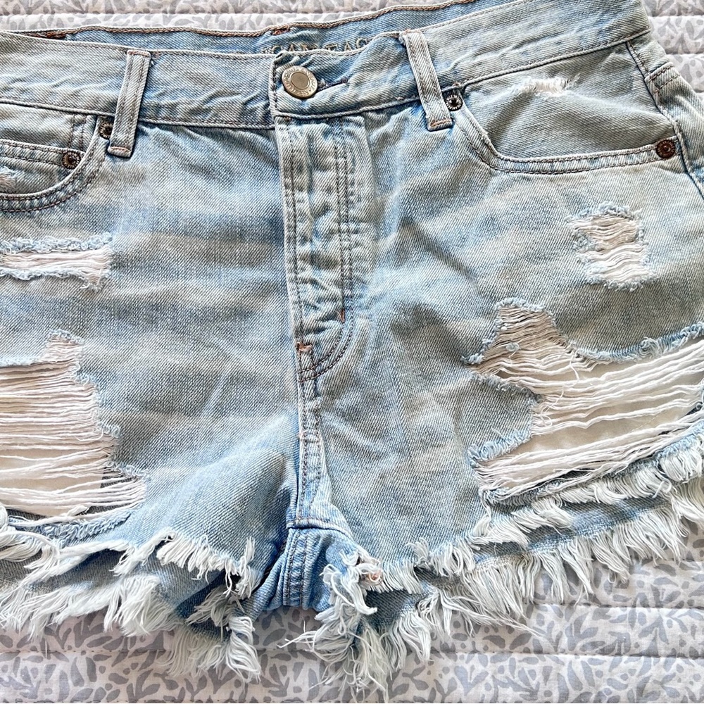 American Eagle Tomgirl Shortie Button Fly denim shorts Size 8 NWOT
